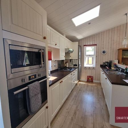 Milford On Sea - 4 Bedroom Lodge In Shorefield Country Park Екстер'єр фото